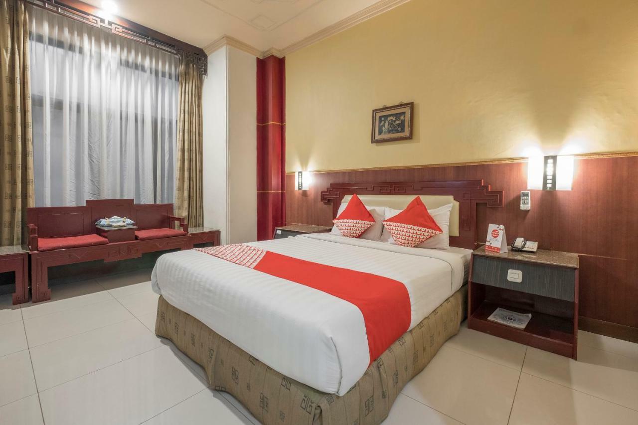 Oyo 821 Hotel Dinasti Makassar Exterior foto