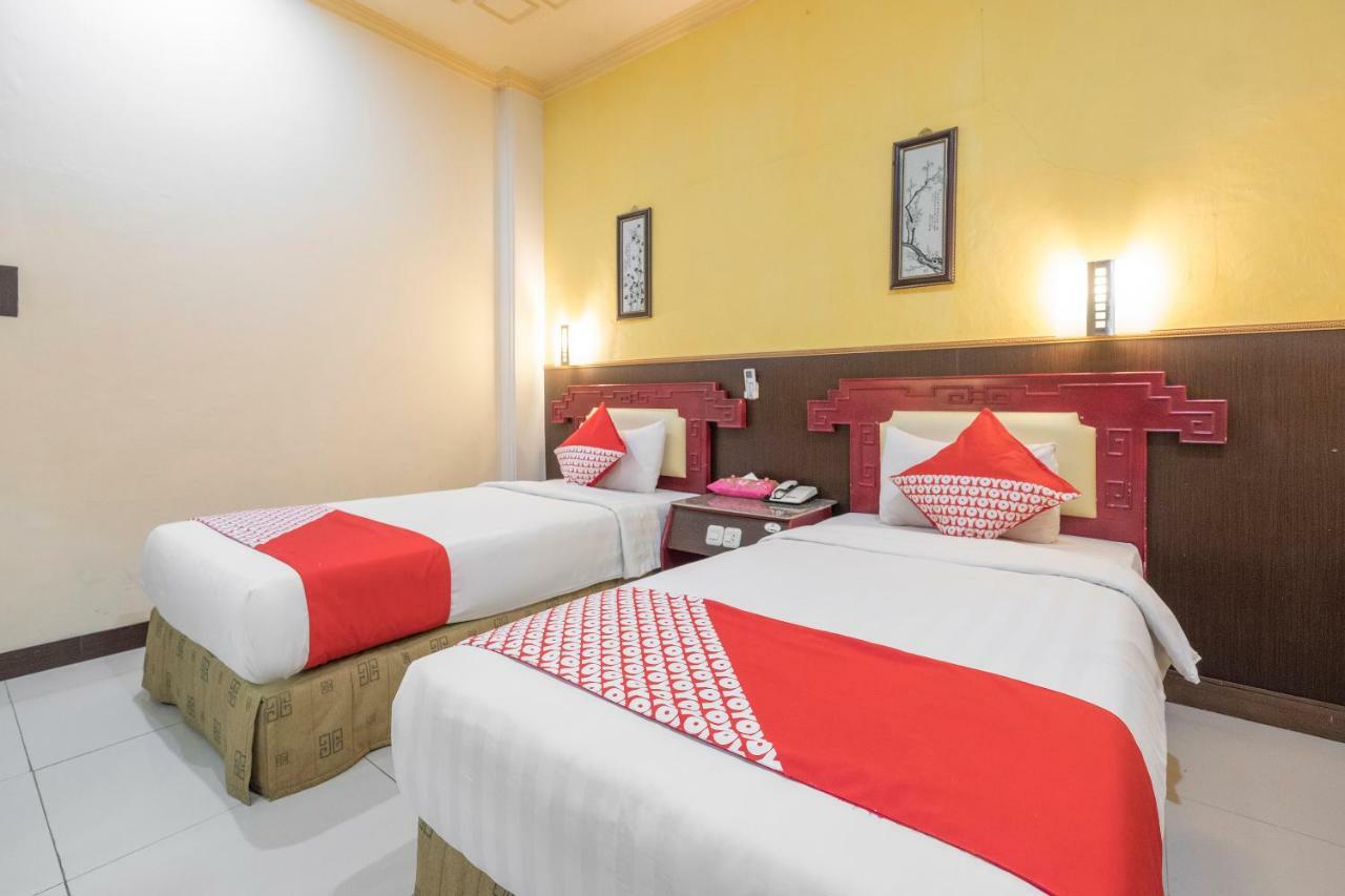 Oyo 821 Hotel Dinasti Makassar Exterior foto