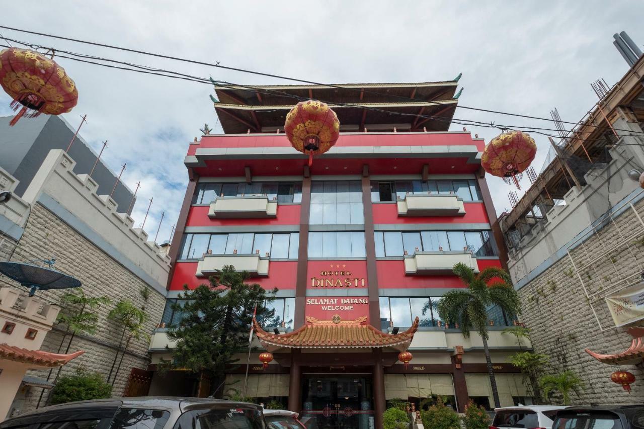 Oyo 821 Hotel Dinasti Makassar Exterior foto